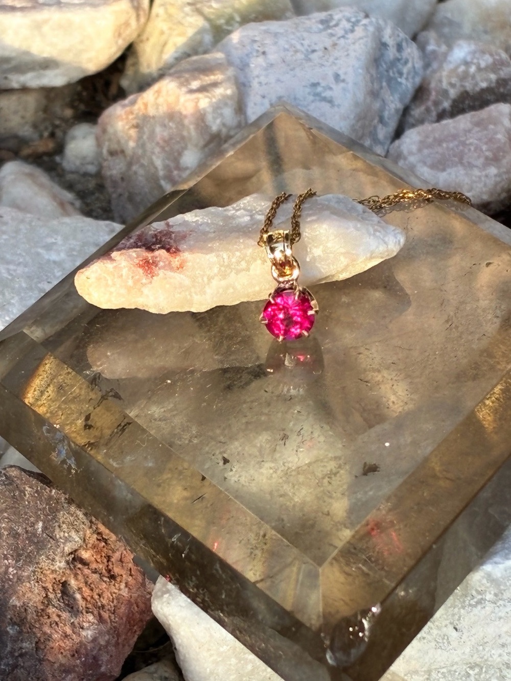 Gold pendant with high-end Pink Round Ruby Gem Pendant